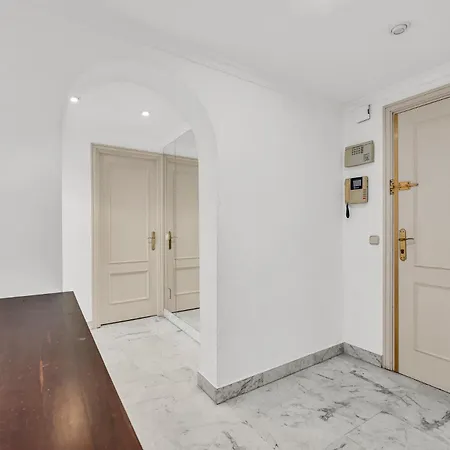 Letsmarbella - Grand 3br Corner - Marina Banus Apartment *